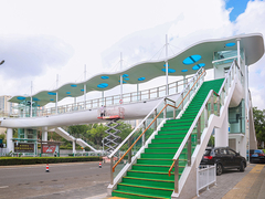 क़िंगदाओ पैदल यात्री ओवरपास परियोजना का निर्माण शिनगुआंगज़ेंग द्वारा किया गया।